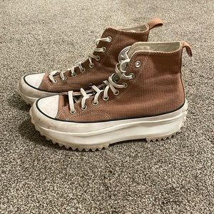 Women’s size 10.5 Run Star Hike Platform Converse.